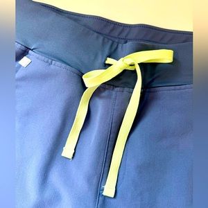 FIGS Scrub Set - Space Navy~High Waisted Zamora Jogger Pants & Catarina Top - S